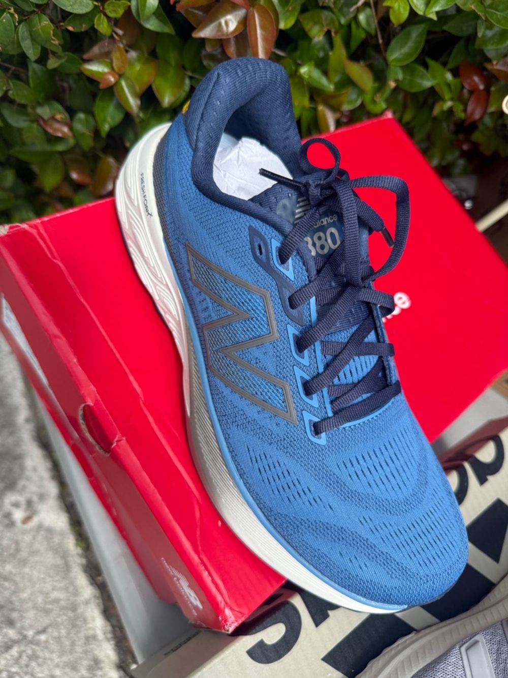 New Balance Men's 880 Athletic Shoe - Blue and Navy